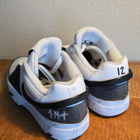 Nike Ja Scratch 2.0 Size 9.5 Athletic Shoes - Picture 5 of 9